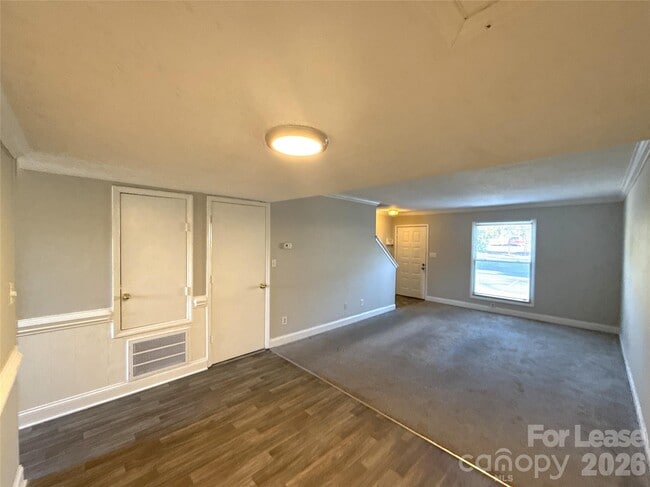 Photo - 7906 Oak Meadow Ct