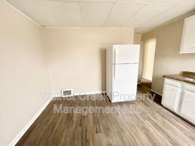 Photo - 810 E Erie Ave Unit #4