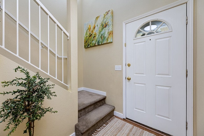 Photo - 3 Bed 2.5 Bath Townhome in Prime Boise Location!