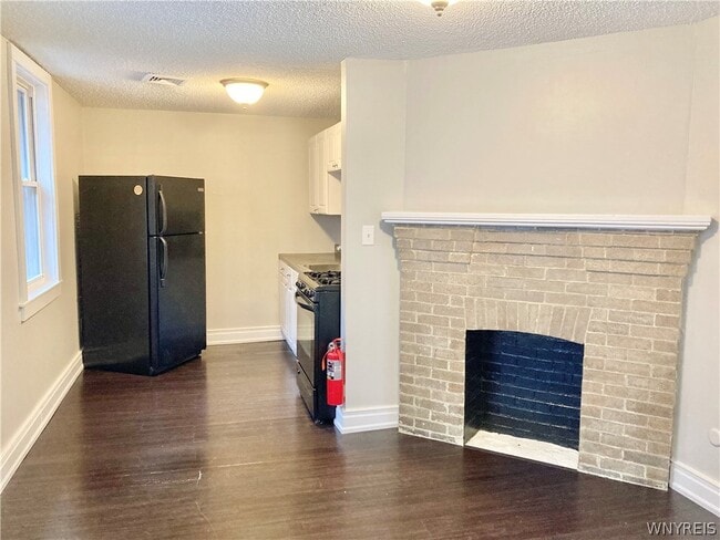Photo - 290 S Elmwood Ave
