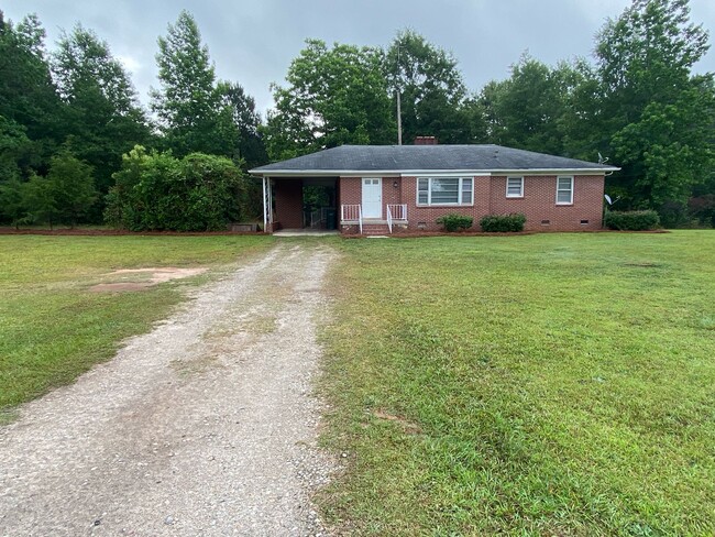 Photo - 812 Laurel Ave E