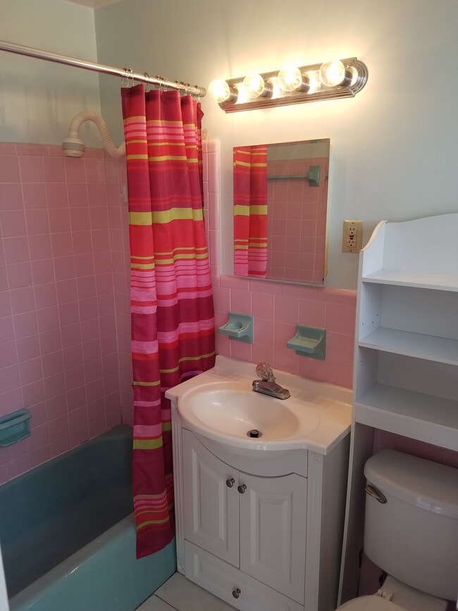 Photo - 1408 NE 6th St Unidad 2