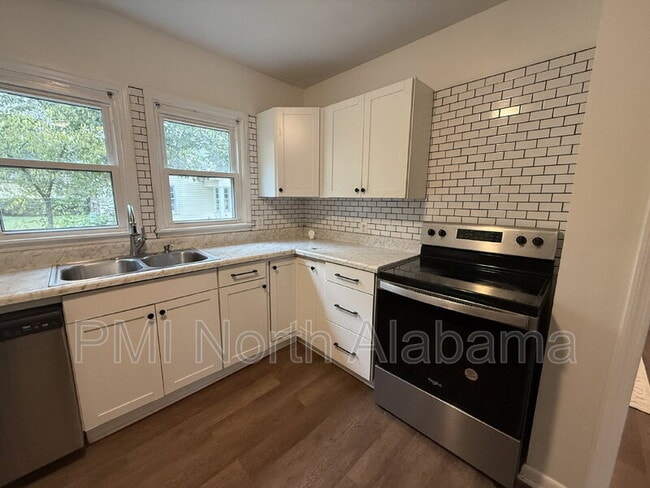 Photo - 2024 1st St SW