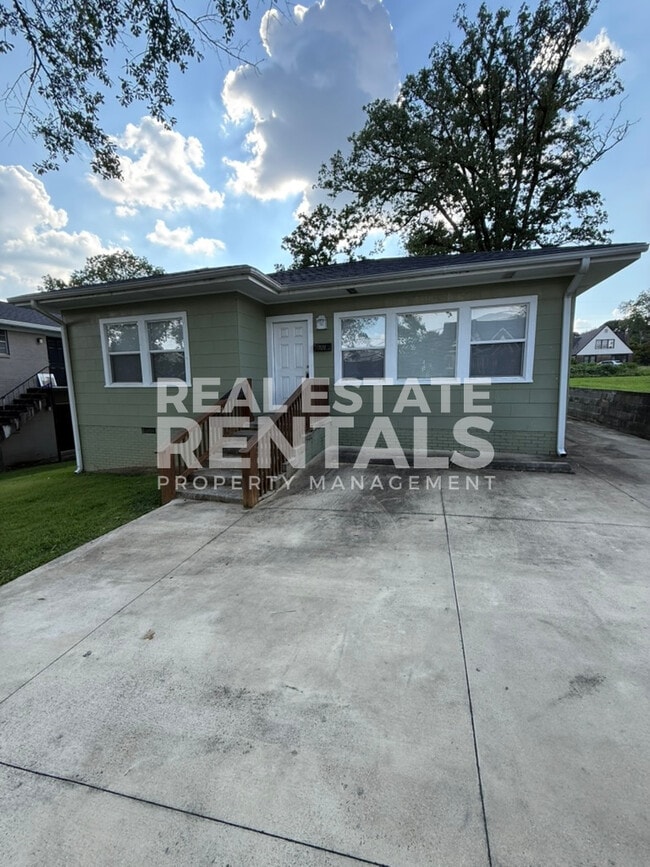 Photo - 709 S 4th St House