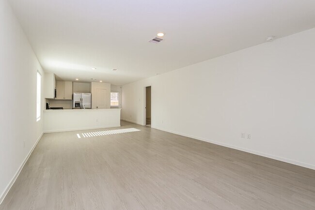 Photo - 1523 Crowson Rdg