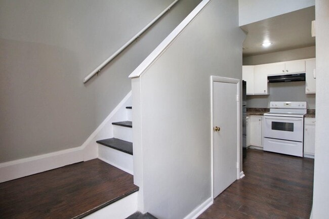 Photo - 1368 Bradley Dr