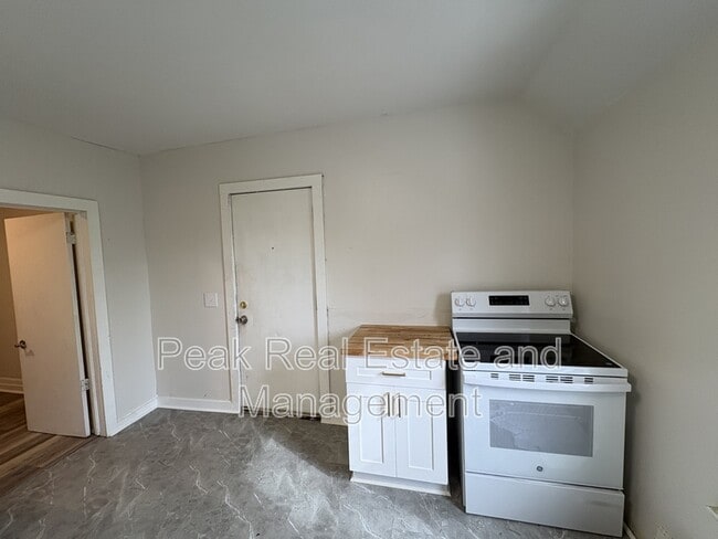 744 Oakland Ave SW