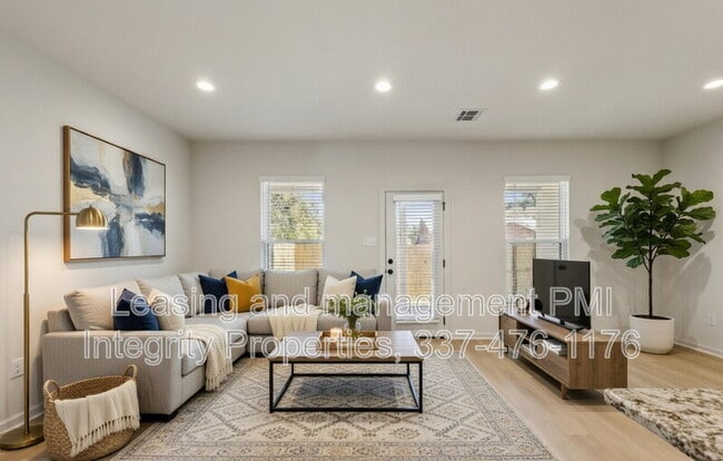 Photo - 101 Foster Grove Drive