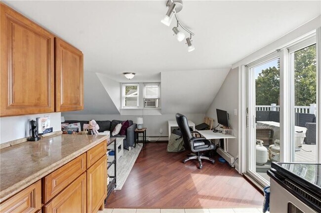 Photo - 19 Howard St Unit 3