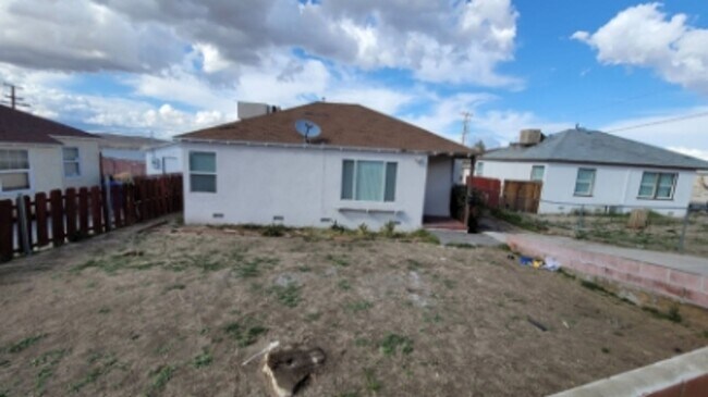 1111 Flora St