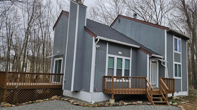 Building Photo - 8446 Bear Trail Dr