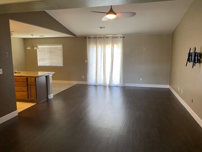 Photo - 2654 W Prescott Ave