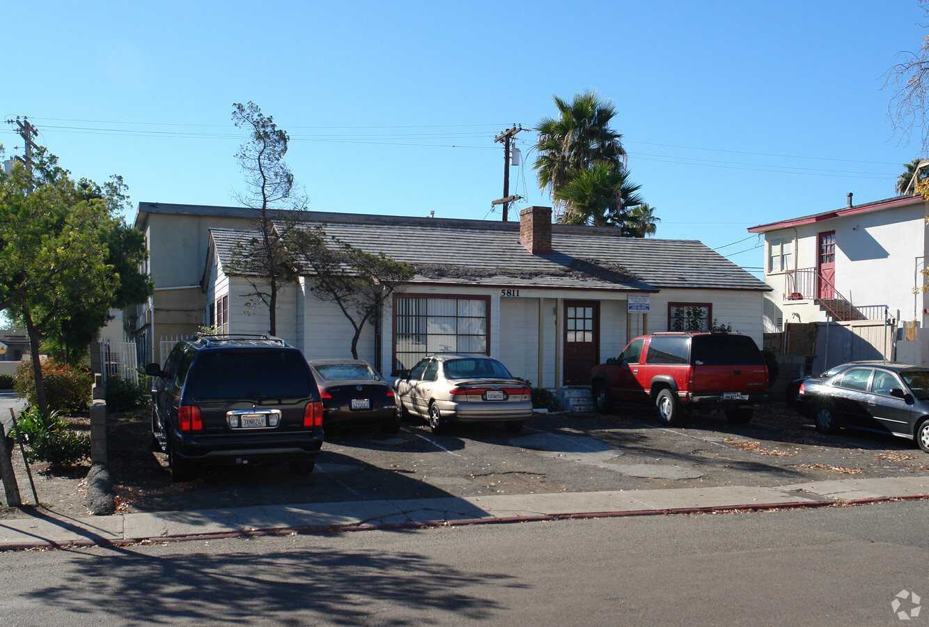 Lindo Paseo Apartments - Lindo Paseo Apartments