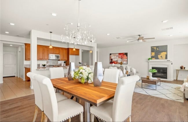 Photo - 14925 Shoreham St