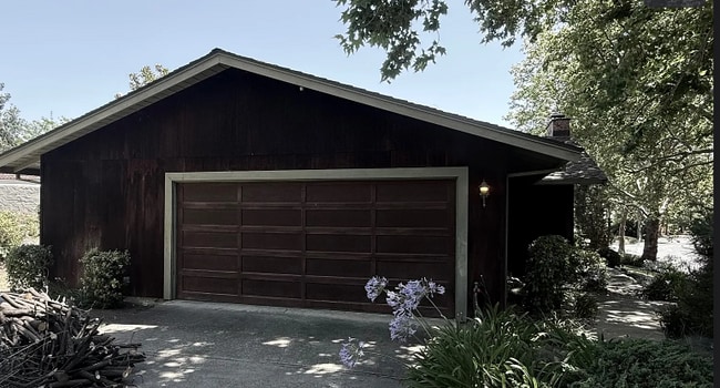 Photo - 592 Old Orchard Dr