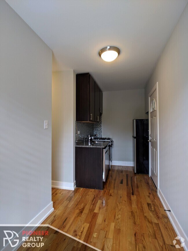 Building Photo - 2752 N Mildred Ave Unit 1 Rental