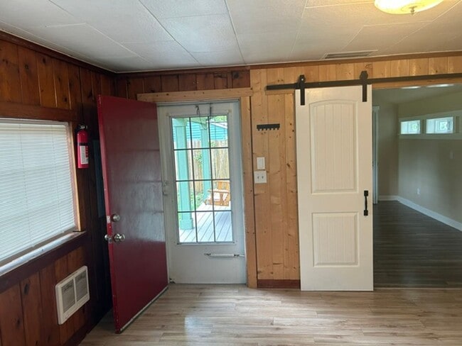 Photo - SE Portland: Charming 1-bedroom, 1-bath cottage near Woodstock Blvd