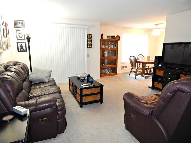 Building Photo - 20816 74th Ave W Unit Apt C