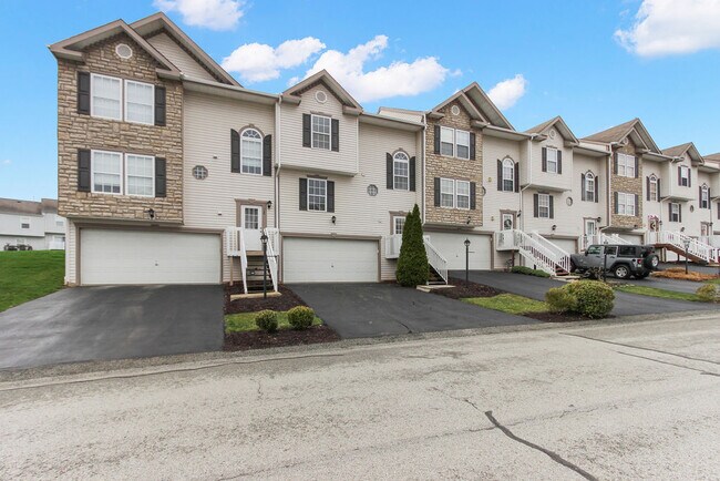 Photo - 122 Manor View Dr