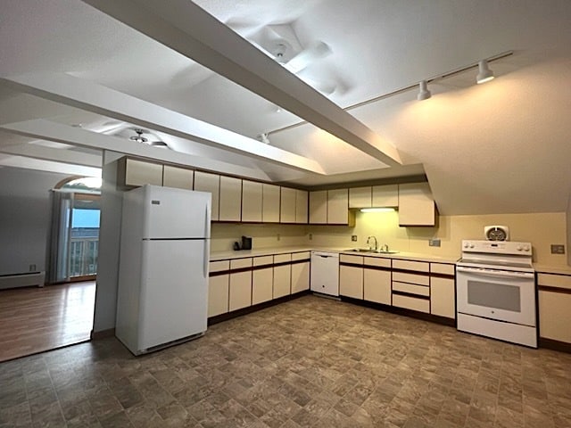 Photo - 877 Homestead Ave (Holyoke, MA)