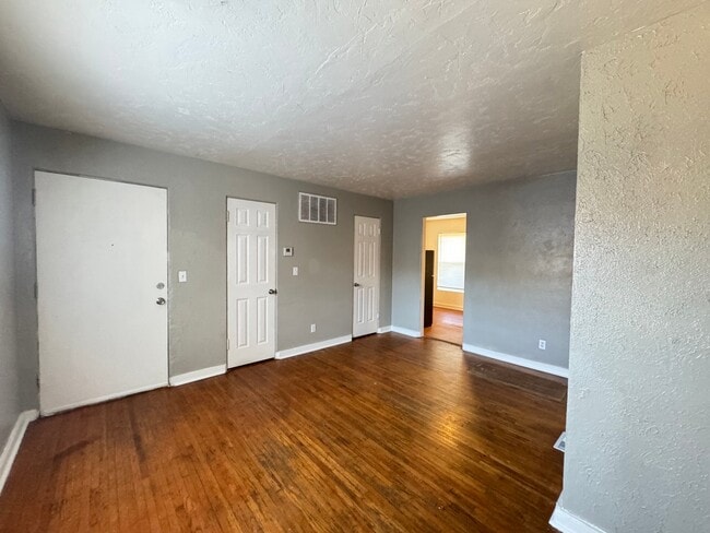 Photo - 2030 NW 25th St Unidad 2