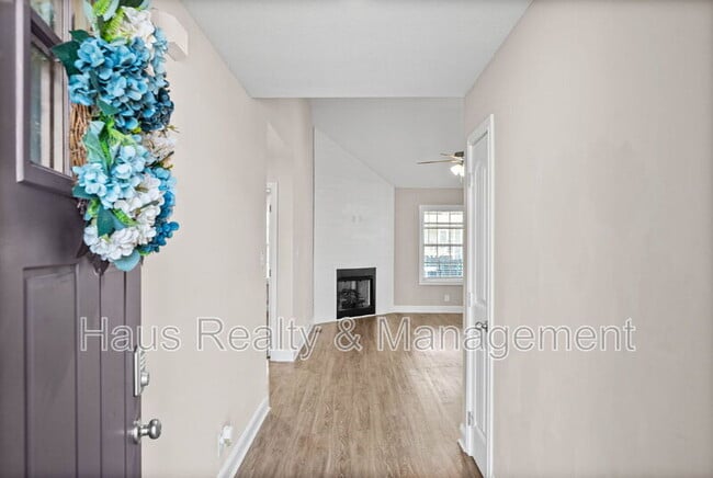 314 Lugano Ln