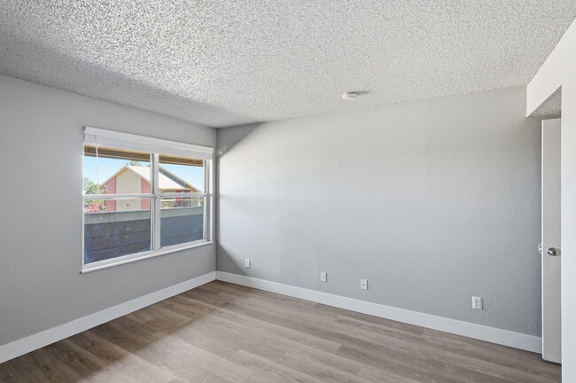 Habitaciones espaciosas que te hacen sentir como en casa.