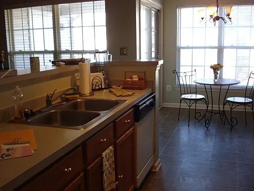 Kitchen - 2013 Governor Thomas Bladen Way Unit 303