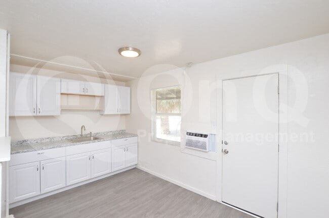 Building Photo - 7040 Grand Ave Rental