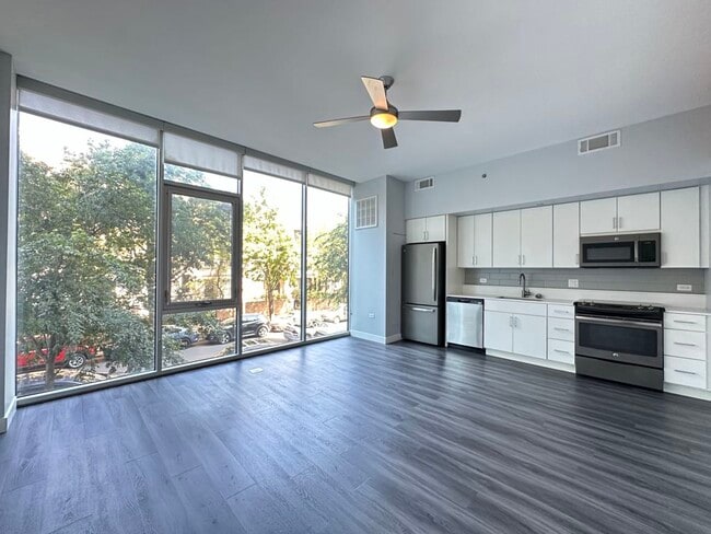 Photo - 4334 N Hazel St Unit 902