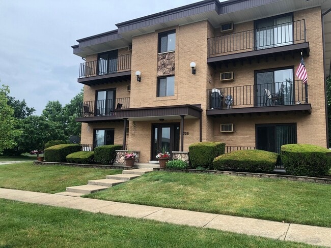 Building Photo - 7730 Wildwood Ct Unit 2N Rental