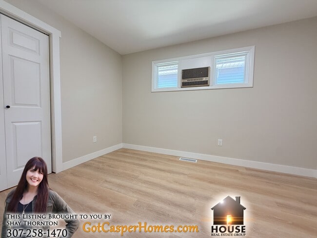 Photo - 2414 E 9th St