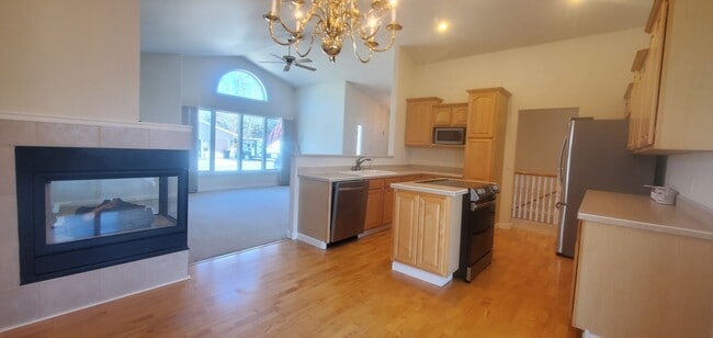 Photo - Large 5 bedroom 3 bathroom home!