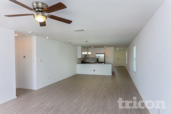 Photo - 10250 Devon Wheel St