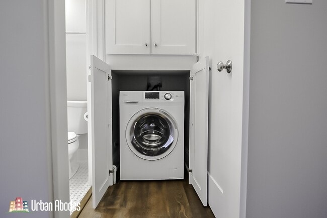 Building Photo - 816 W Lakeside Pl Unit A05C Rental