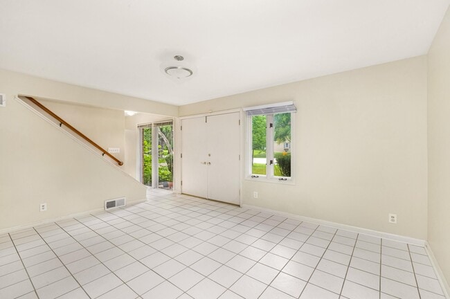 Photo - 214 E Spooner Rd