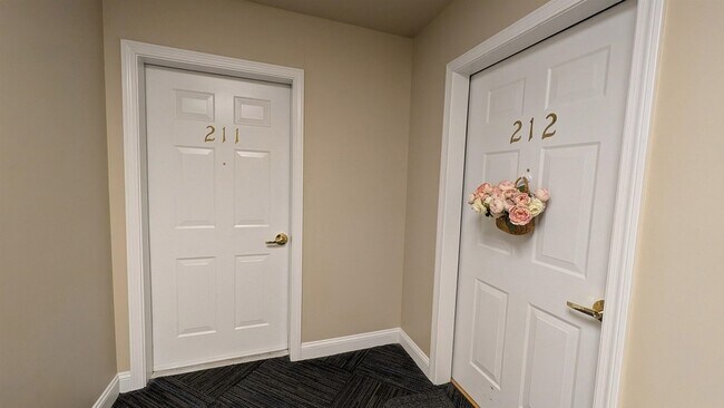 118 Secretariat Wy Unit 211