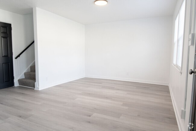 Building Photo - Now Pre-leasing: Scenic Hills Homes 2 Bedr...