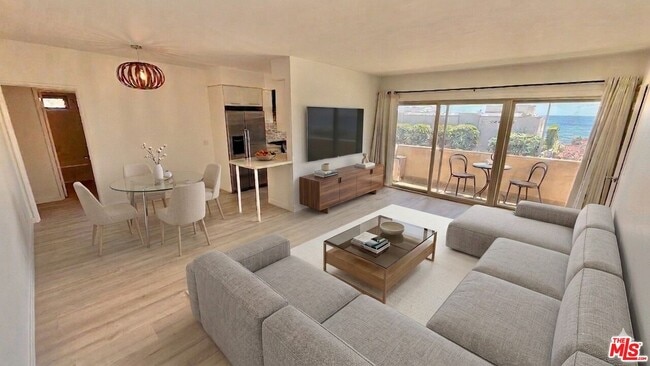 Building Photo - 22351 Pacific Coast Hwy Unit D