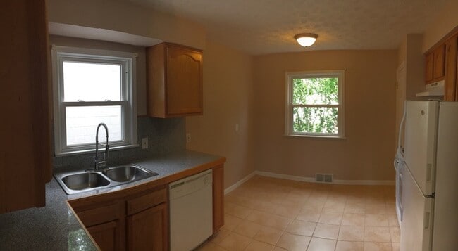 Photo - Charming ranch in wonderful neighborhood