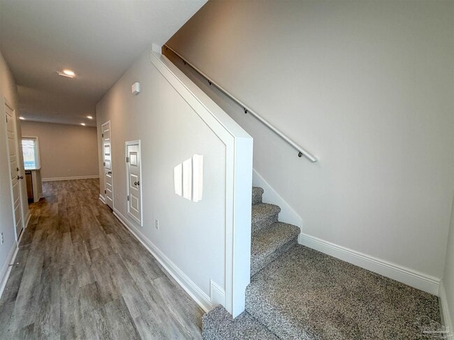 Photo - 710-E Giese Ln