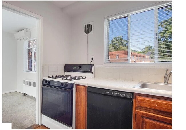 Cocina - 10413 Montrose Ave Unidad Condo