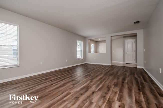 Photo - 6623 Waterton Dr