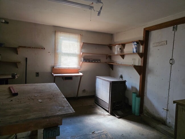 Photo - 3 Bedroom 1.5 Bath Mobile Home. Please read Description!