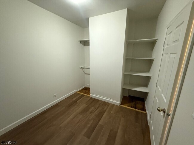 Photo - 751 E 25th St