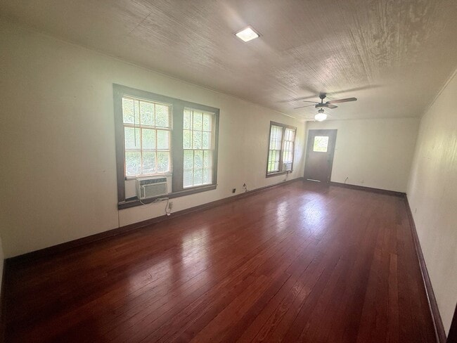 Photo - 1315 1/2 8th Street