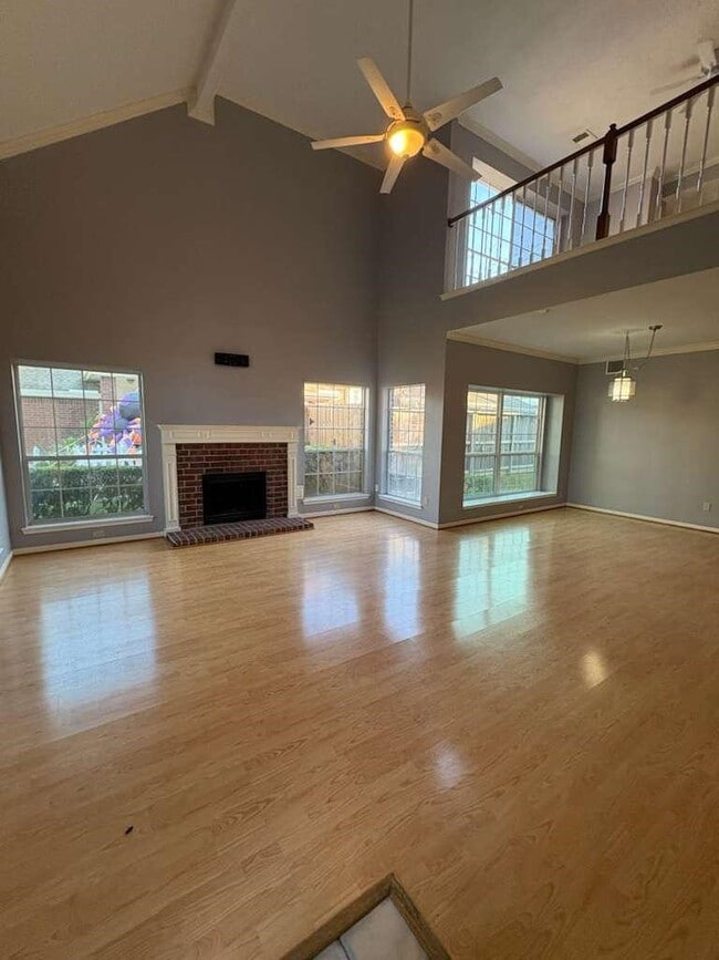 Photo - 16119 Lakestone Dr