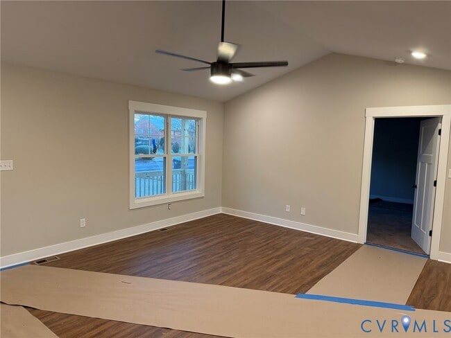 Photo - 325 Yorktown Dr