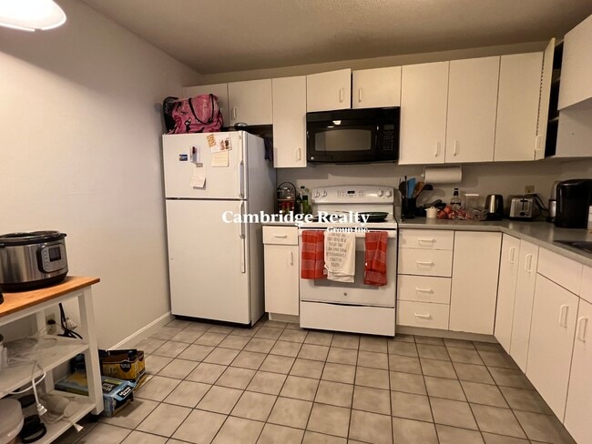 Building Photo - 151 Beacon St Unit 410B