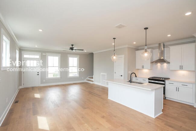 Photo - 1612 23rd Ave N